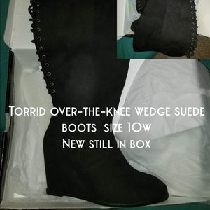 Black wedge over the knee boots Torrid -10W